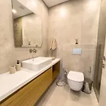 Апартаменты Malberry Park 201 - Modern 2 Bedroom With Pool, Gym, Jaccuzi Пафос