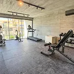 Malberry Park 201 - Modern 2 Bedroom With Pool, Gym, Jaccuzi Апартаменты