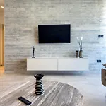 Malberry Park 201 - Modern 2 Bedroom With Pool, Gym, Jaccuzi Апартаменты Пафос