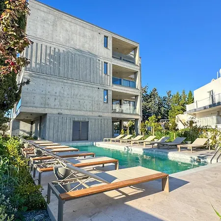 Malberry Park 201 - Modern 2 Bedroom With Pool, Gym, Jaccuzi *