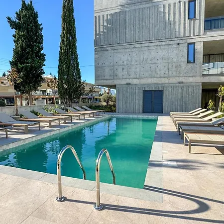 Malberry Park 201 - Modern 2 Bedroom With Pool, Gym, Jaccuzi Apartment *