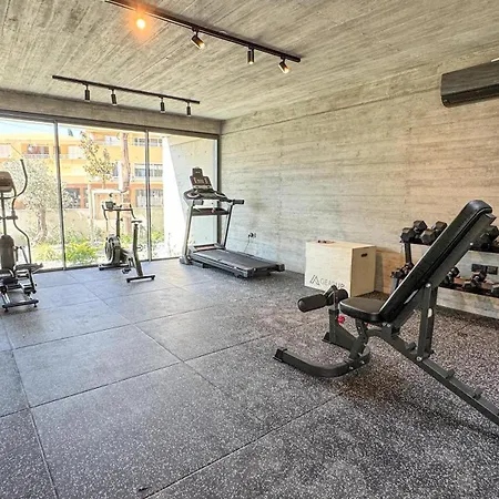 Malberry Park 201 - Modern 2 Bedroom With Pool, Gym, Jaccuzi Apartment