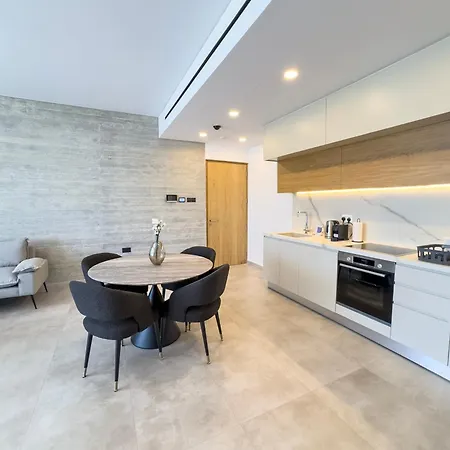 Malberry Park 201 - Modern 2 Bedroom With Pool, Gym, Jaccuzi * Paphos