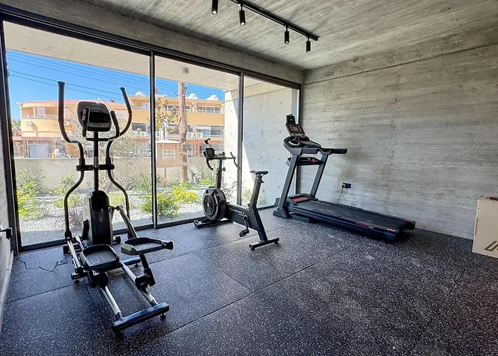 Apartament Malberry Park 201 - Modern 2 Bedroom With Pool, Gym, Jaccuzi