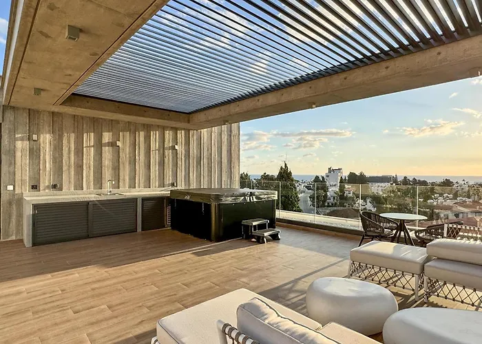 Malberry Park 201 - Modern 2 Bedroom With Pool, Gym, Jaccuzi Lejlighed Paphos