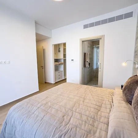 Malberry Park 201 - Modern 2 Bedroom With Pool, Gym, Jaccuzi Paphos