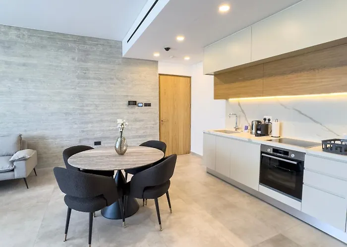 Malberry Park 201 - Modern 2 Bedroom With Pool, Gym, Jaccuzi * Pafos